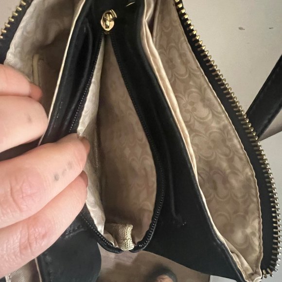 Black chevron clutch purse - Picture 7 of 10